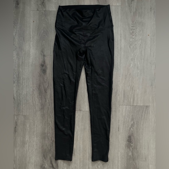 Shiny Black Leggings size L - Picture 1 of 3